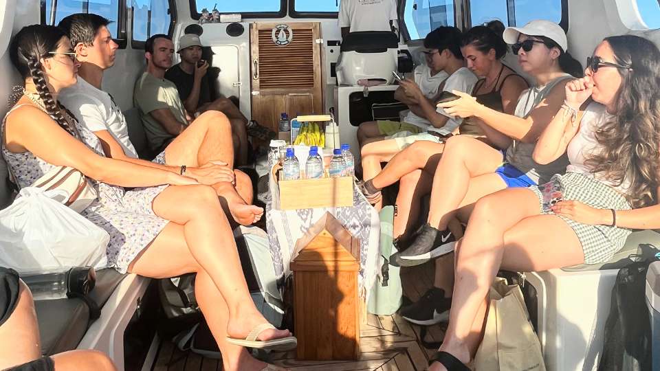 full day tour with comfortable speedboat in komodo national park