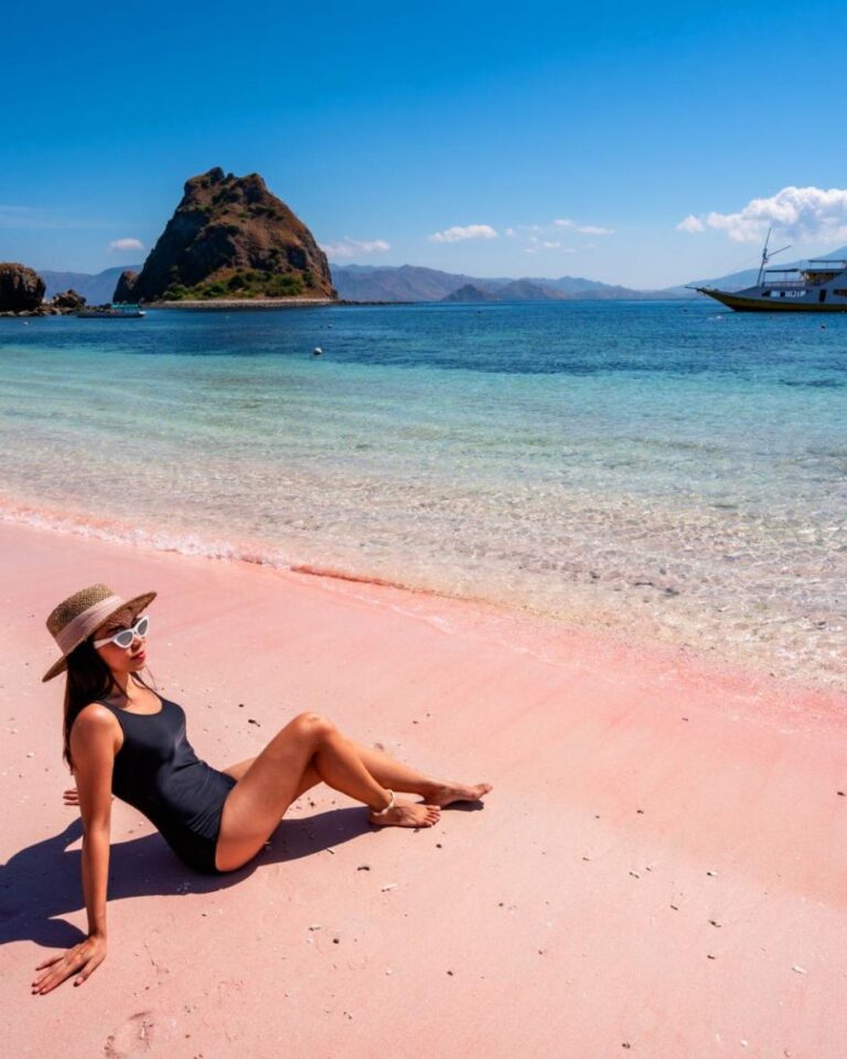 pink beach — unique pink sand